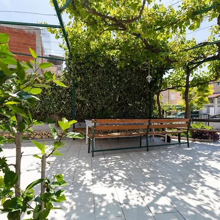 Duce 13694a Apartment *